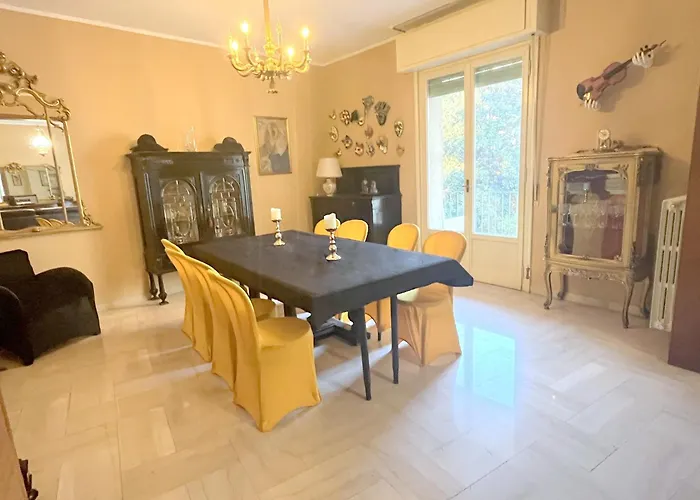 La Lirica Home